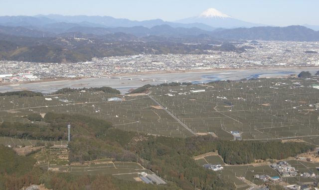 (牧之原市-富士山静岡空港)静岡空港付近の茶畑上空 (牧之原市-富士山静岡空港)静岡空港付近の茶畑上空