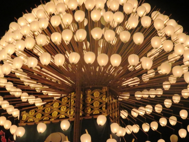 津島市－（尾張津島天王祭）巻き藁船の提灯