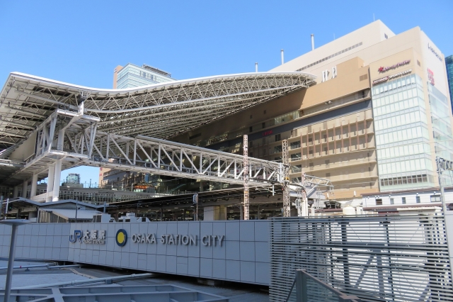 大阪－大阪駅の大屋根と大阪ステーションシティ２